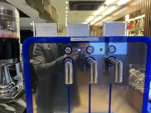 W Premium Lounge – The West agua