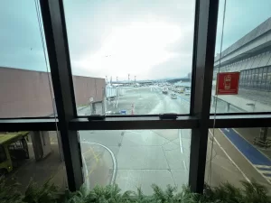 W Premium Lounge – The West vista