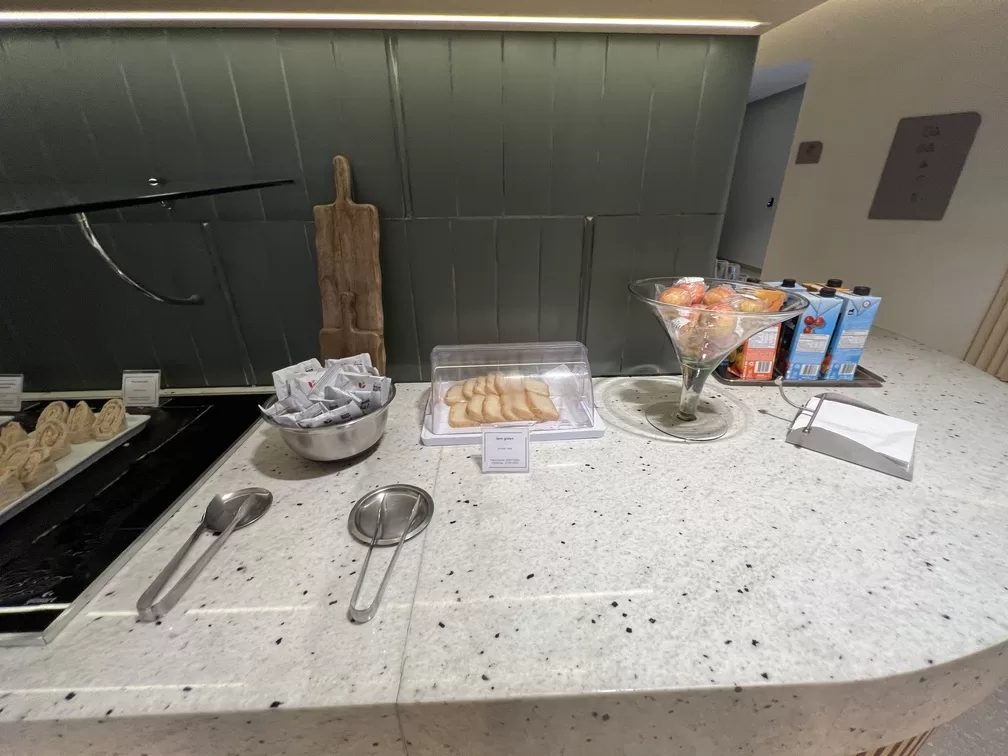 sala vip Bradesco gru t2 mesa cafe