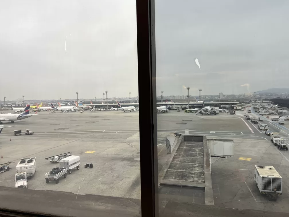 sala vip Bradesco gru t2 pista de pouso