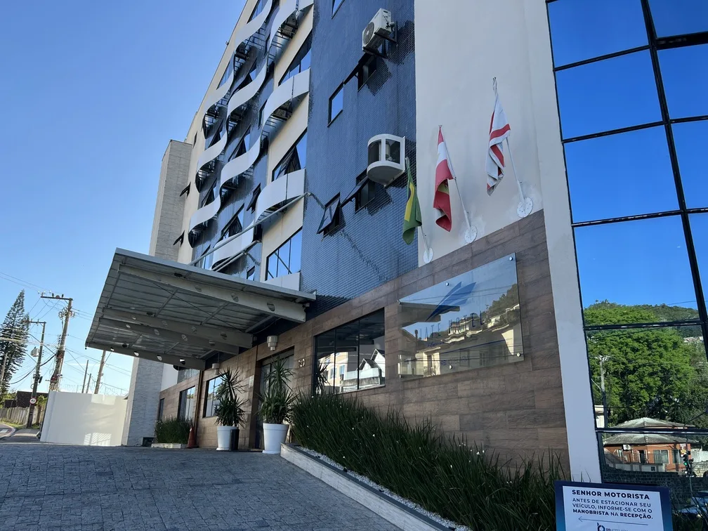 IATE HOTEL ENTRADA 2