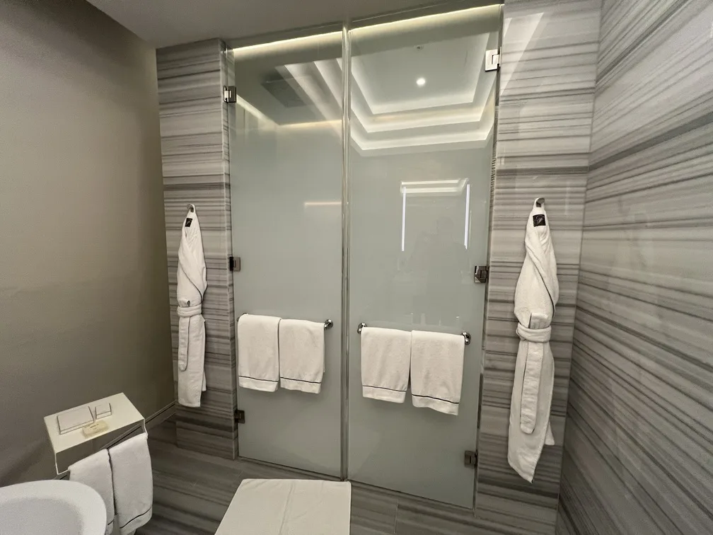 FAIRMONT DOHA BANHEIRO