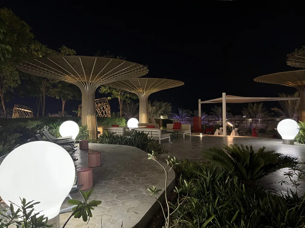 FAIRMONT DOHA PISCINA TERREO