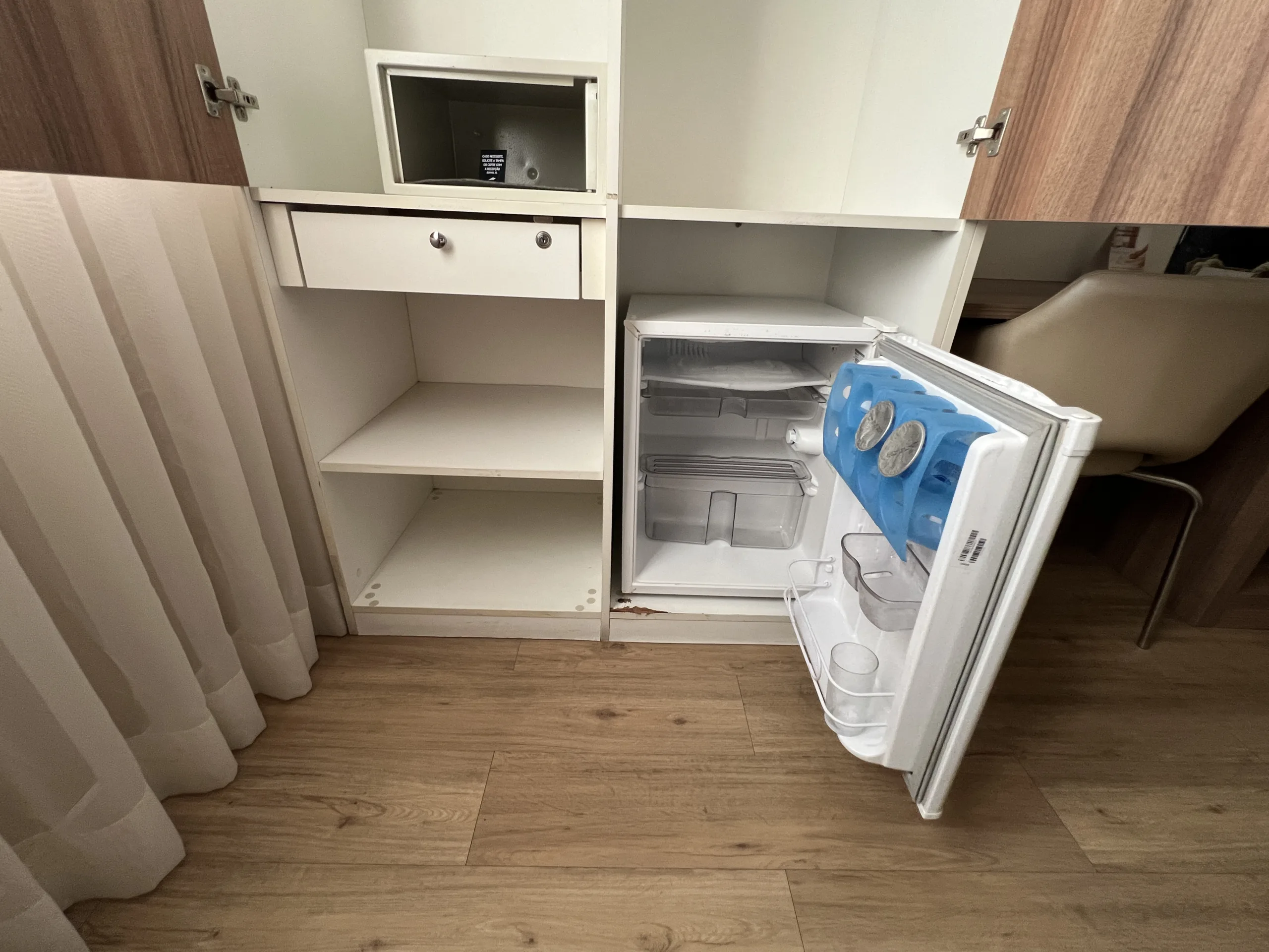 IATE HOTEL FRIGOBAR scaled