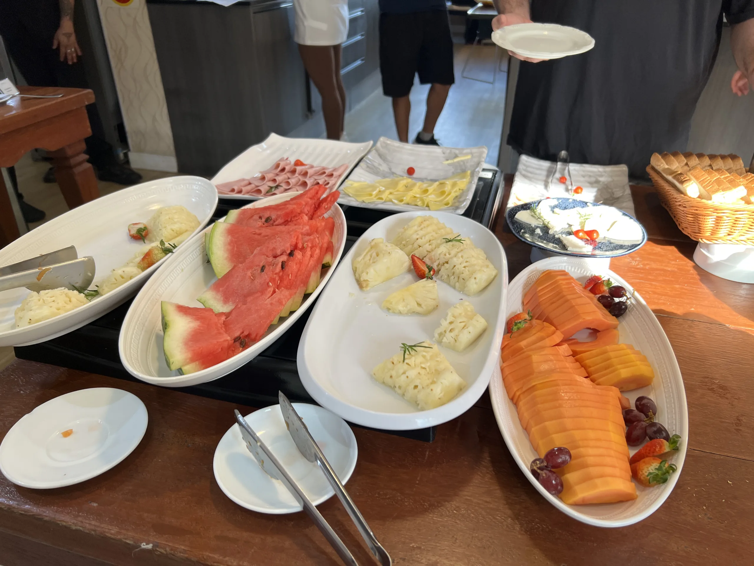 IATE HOTEL FRUTAS scaled