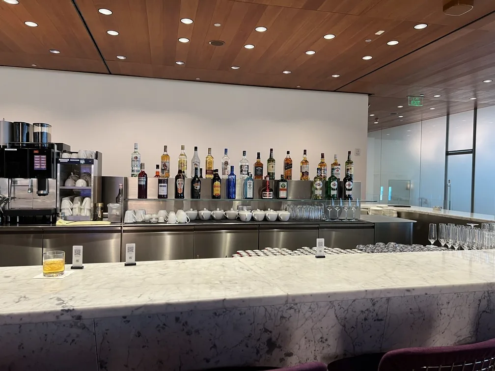 Sala VIP Al Mourjan South (Doha): vale a pena? Guia + fotos exclusivas 22 Sala VIP Al Mourjan bar 2