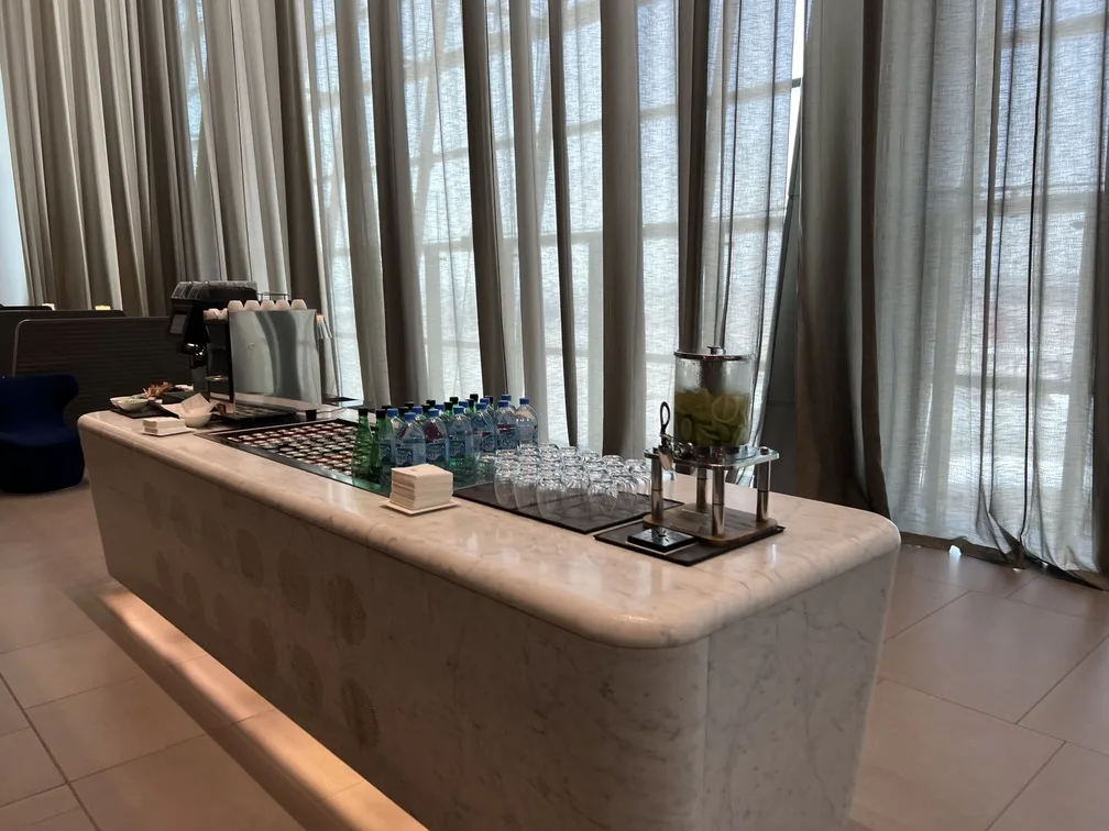 Sala VIP Al Mourjan South (Doha): vale a pena? Guia + fotos exclusivas 19 Sala VIP Al Mourjan estaca de cafe