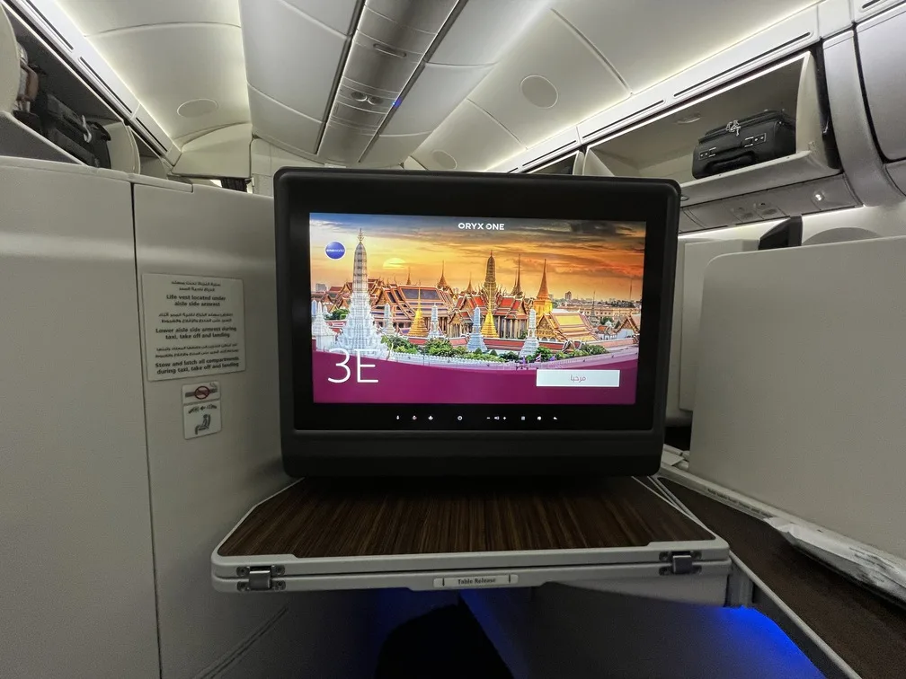 Voando de Executiva Qatar poltrona 4