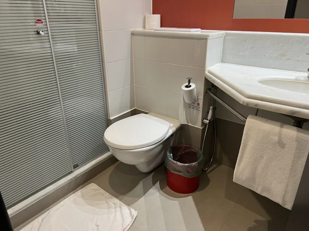ibis guarulhos banheiro