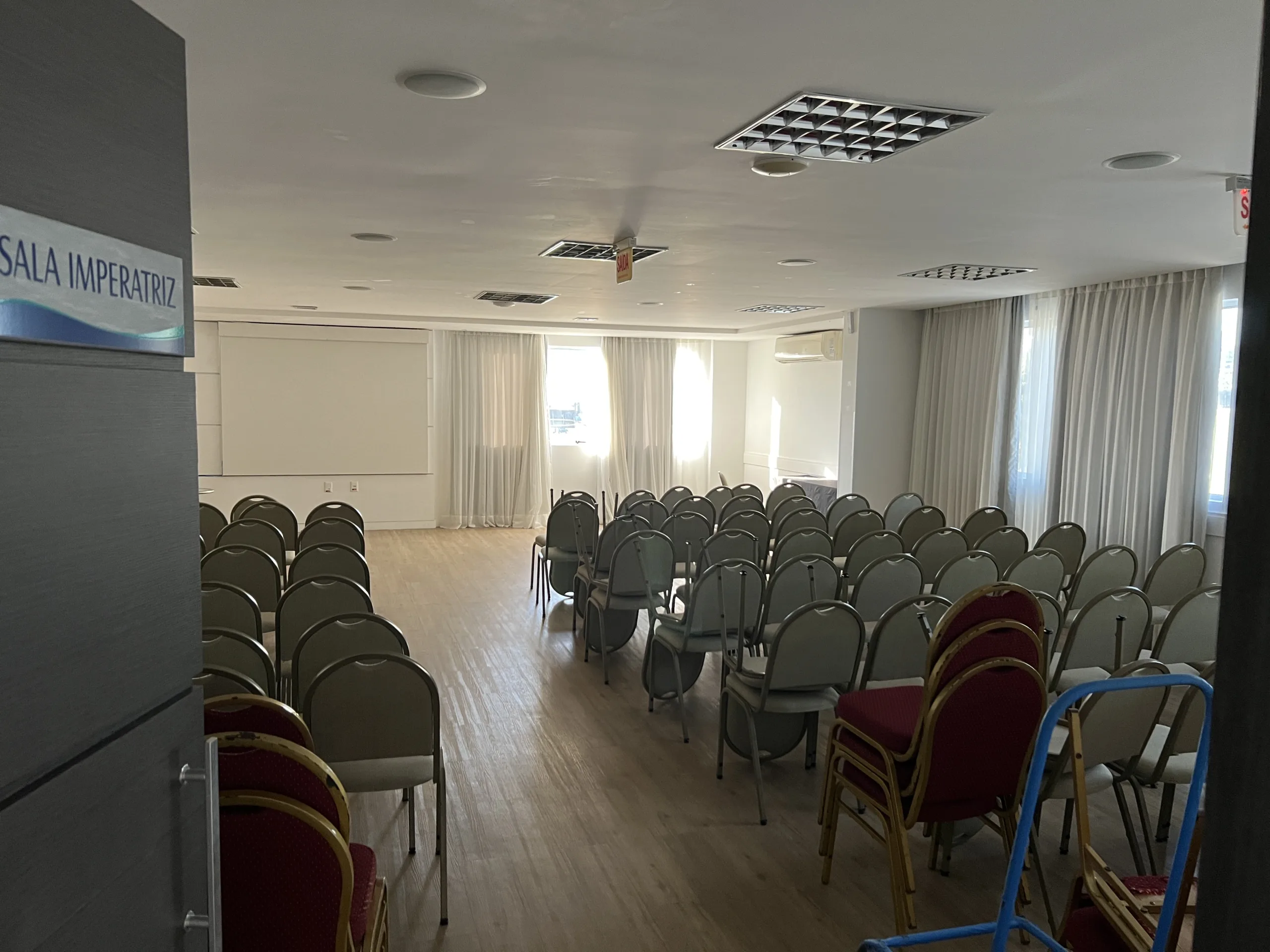 sala de reuniao scaled